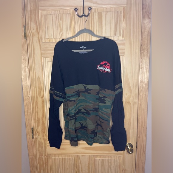 universal Studio Tops - Jurassic Park Black & Camo Long Sleeve Spirit Jersey Shirt Size XL